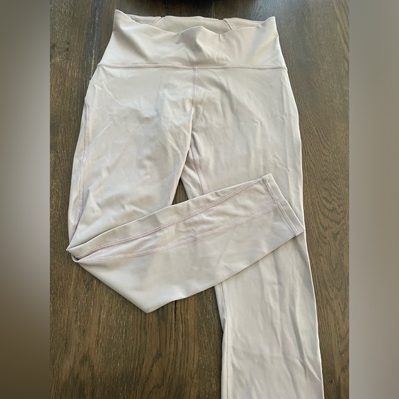 Never worn Lululemon leggings size 8 - Picture 2 of 2